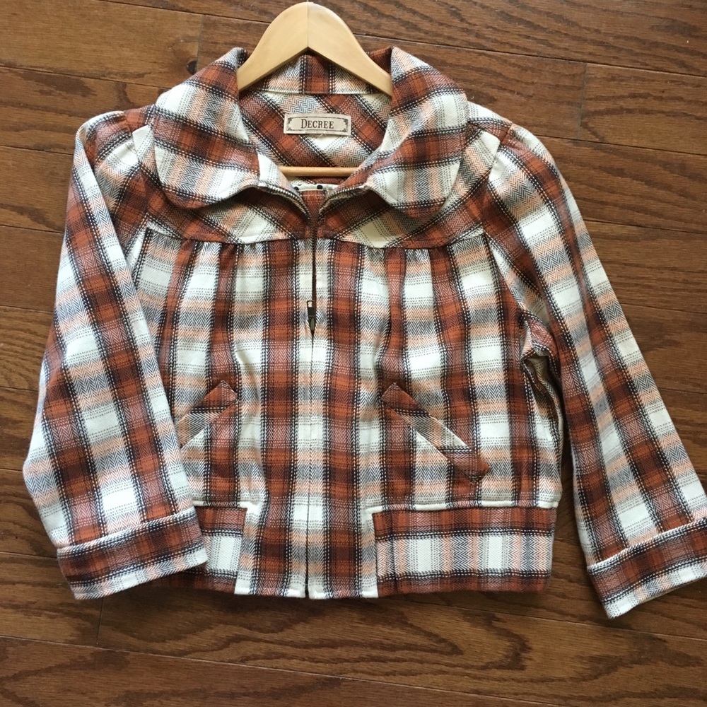 LAST WEEKEND—40’s Inspired plaid cropped jacket